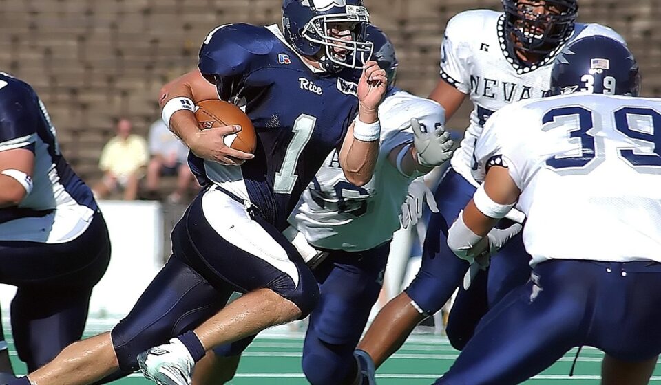 5 Quick Football Drills for Busy Players