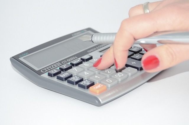 Calculator screen showing 360 divided by 400 equals 0.9