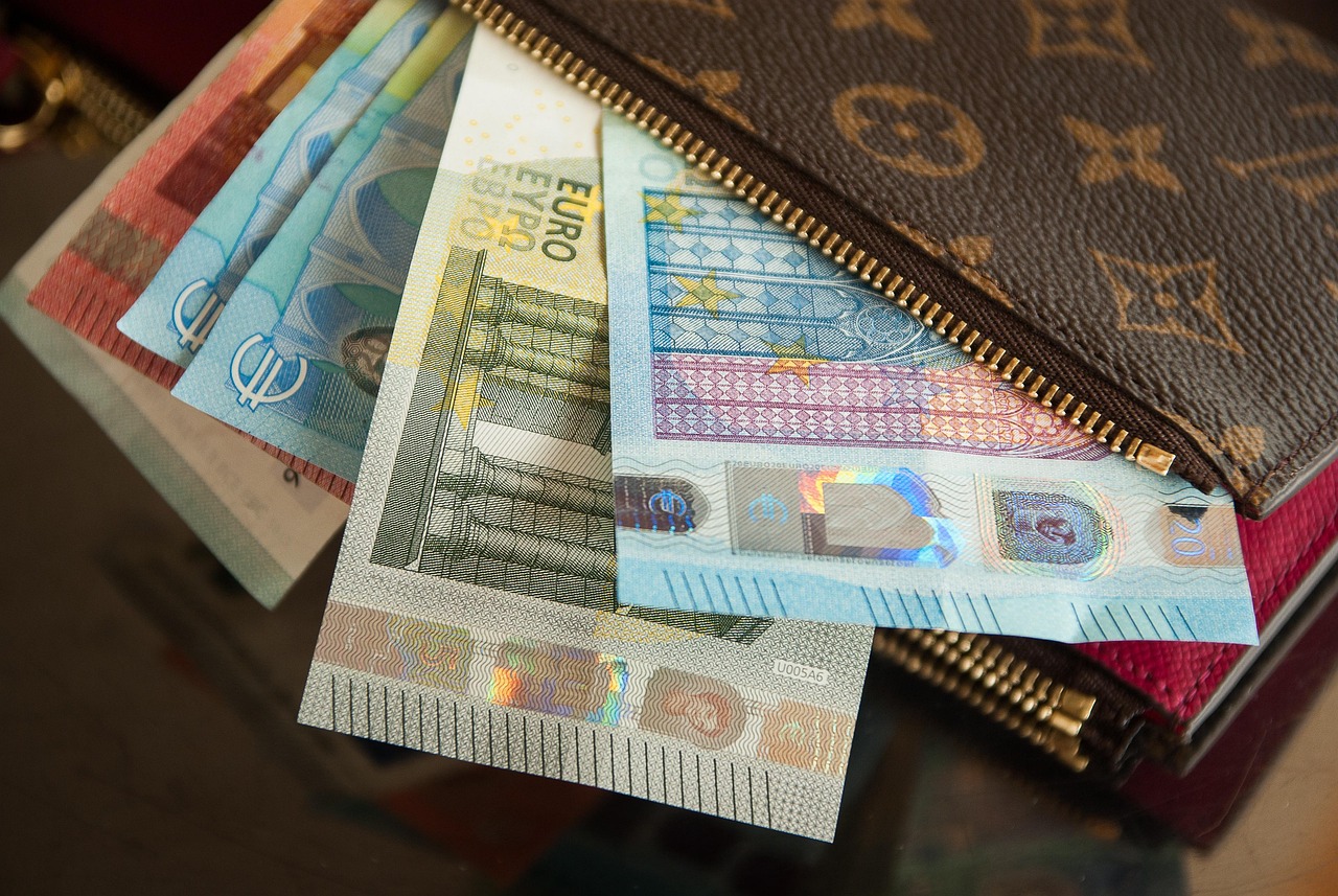 Traffic Ticket Lawyer: Your Guide to Fighting Fines